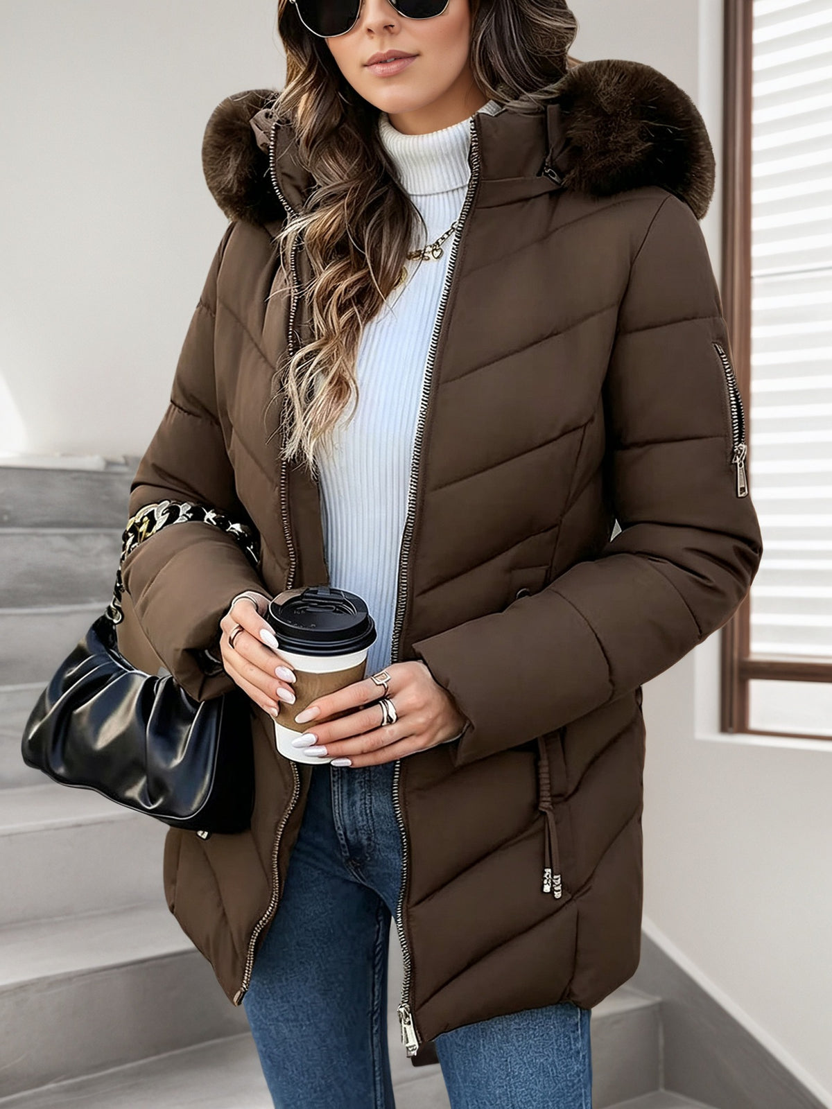 Women's slim-fit hooded puffer jacket - Warm and versatile