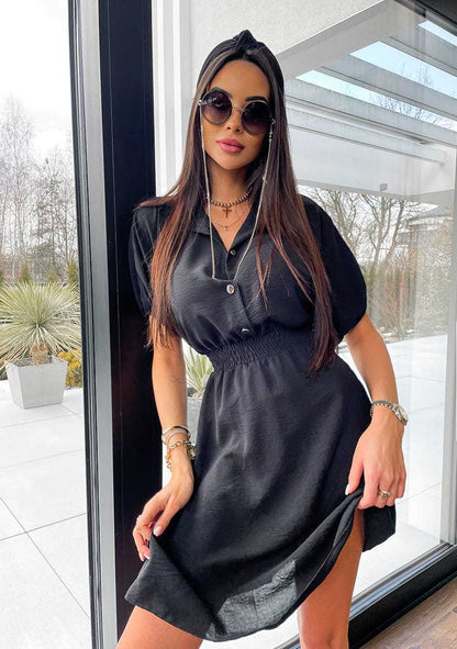 Vestido de mujer con cuello de solapa y cintura marcada