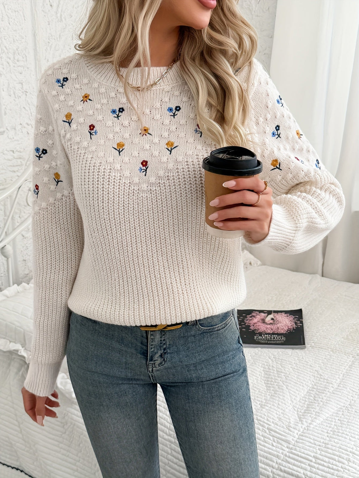 Women's embroidered floral sweater - Soft and feminine
