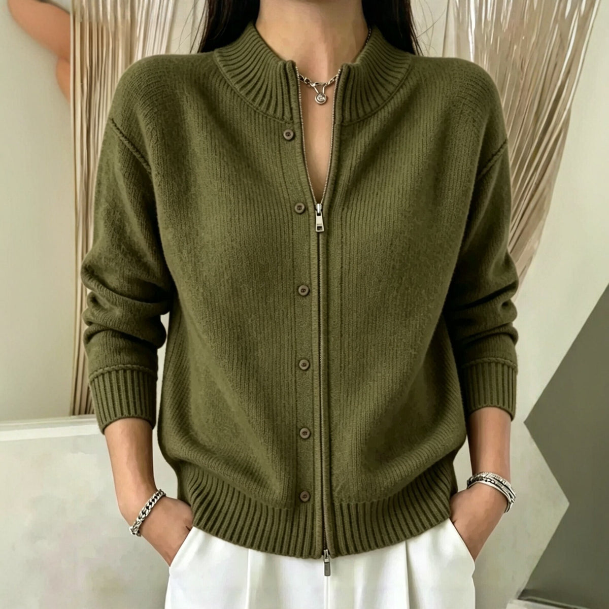 Women's zip-up crew-neck sweater - Soft and practical