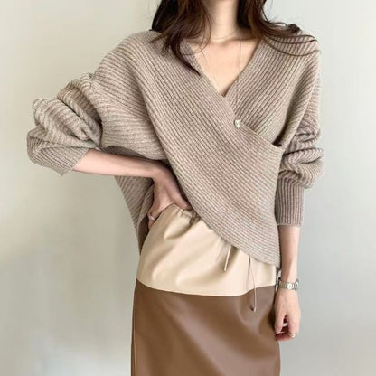 Maglione da donna incrociato con scollo a V e spalle scoperte - Morbido e moderno