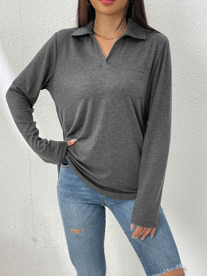 Plain women's top with a notched collar - Simple and comfortable