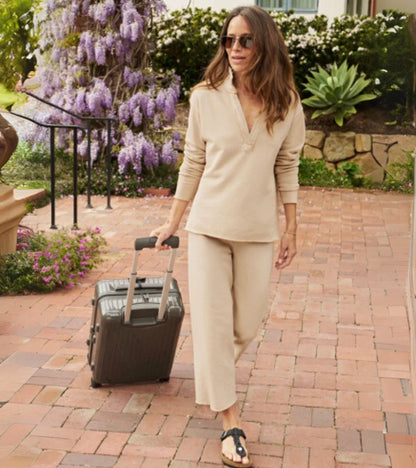Ensemble Femme à Coupe Décontractée – Haut Col V et Pantalon Droit Décontracté