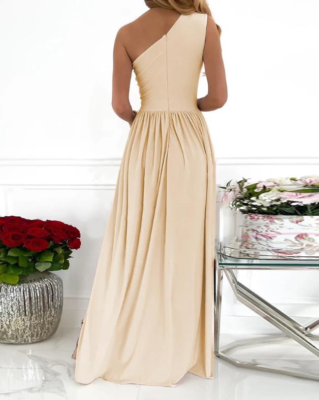 Robe de soirée fendue à une épaule – Élégance assurée