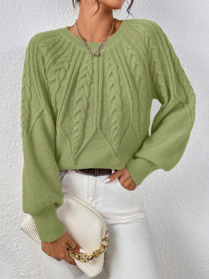 Women's crew-neck cable-knit sweater - Soft and versatile