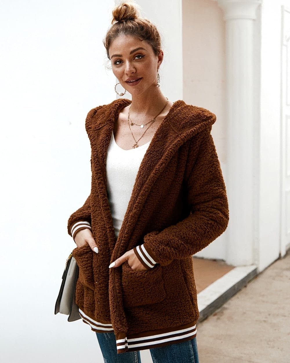 Veste Longue en Fourrure Tendance Femme pour l’Hiver – Élégante et Confortable