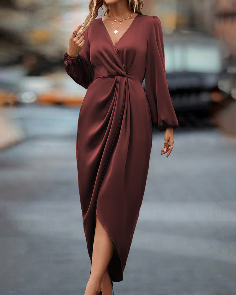 Robe Midi Satinée Élégante à Portefeuille – Col V Manches Évêque Ceinture et Fente