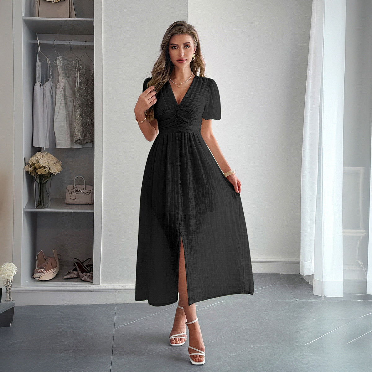 Robe maxi élégante femme – Col V profond et détail plissé
