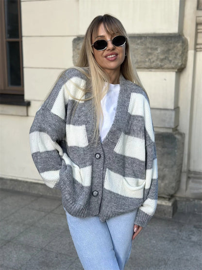 Women's striped cardigan - V-neck and long sleeves