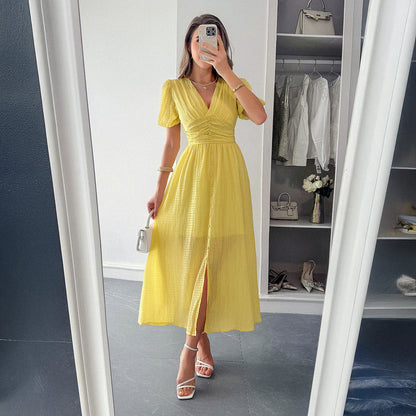 Robe maxi élégante femme – Col V profond et détail plissé