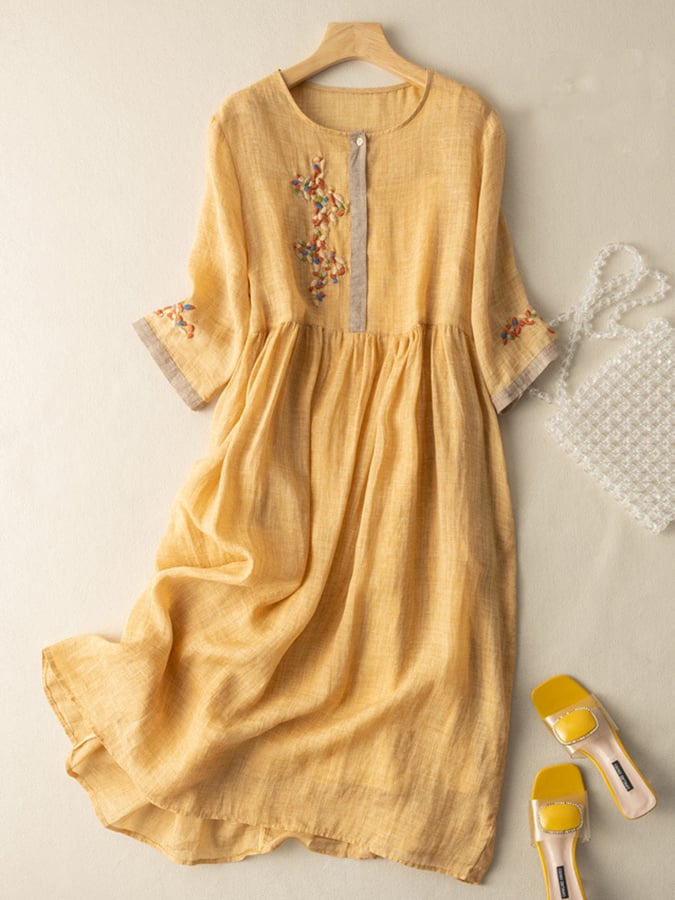 Robe midi bohème avec broderie florale – Style décontracté et élégant