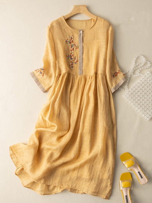 Robe midi bohème avec broderie florale – Style décontracté et élégant
