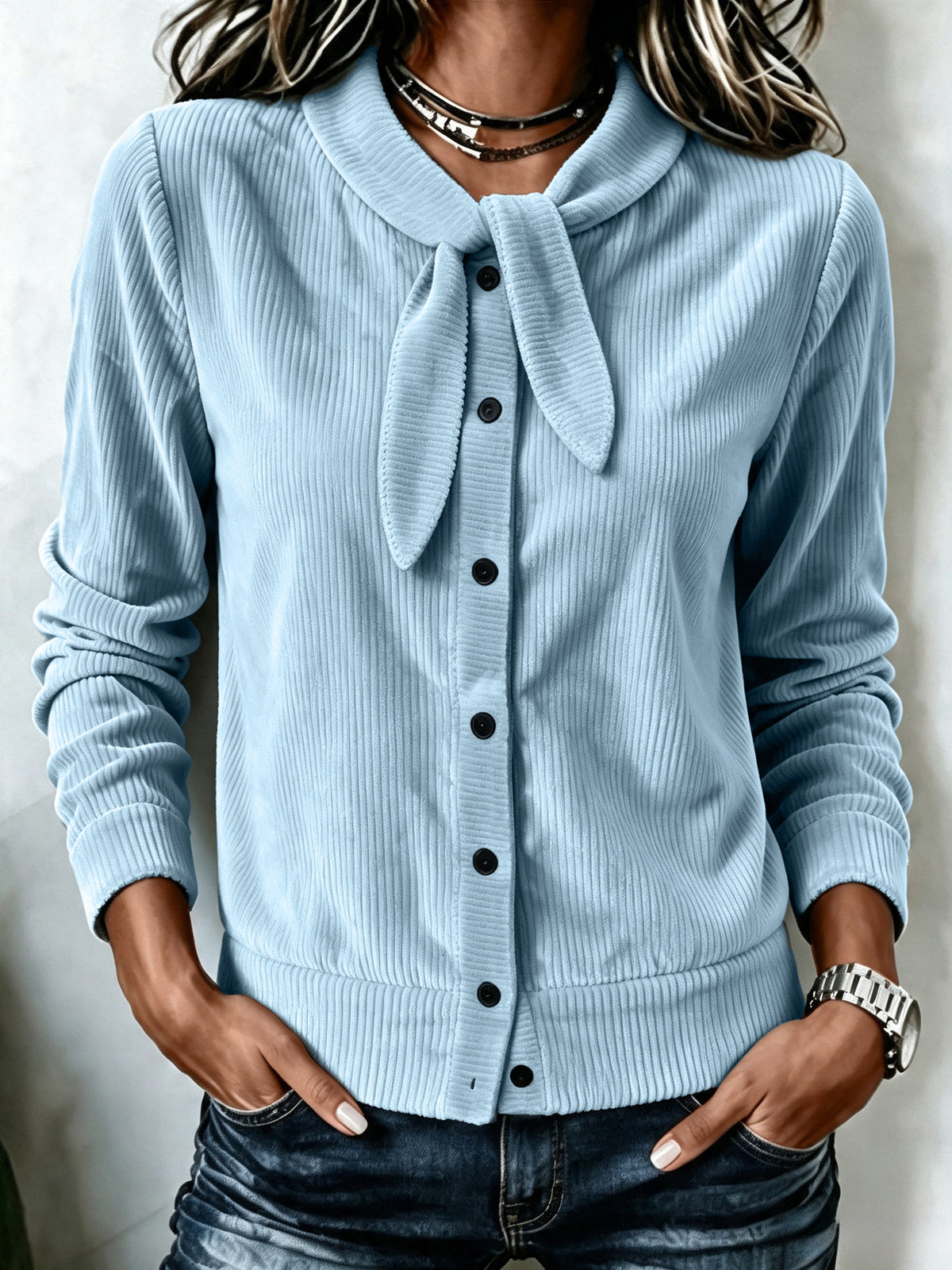 Maglione da donna abbottonato con fiocco in velluto – Morbido e raffinato