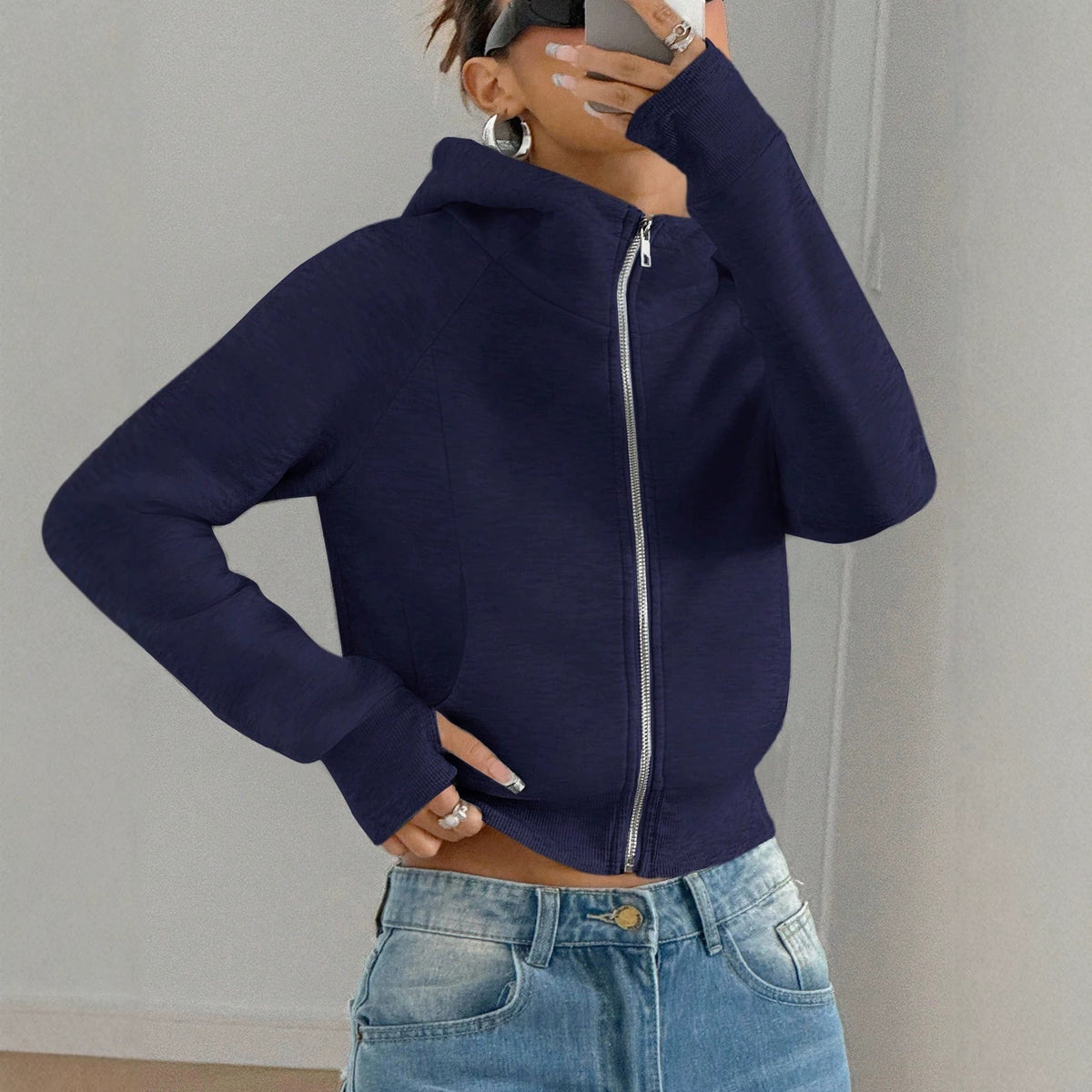 Sweat court femme a capuche uni - Decontracte et confortable