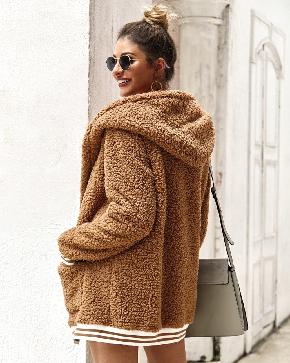 Veste Longue en Fourrure Tendance Femme pour l’Hiver – Élégante et Confortable