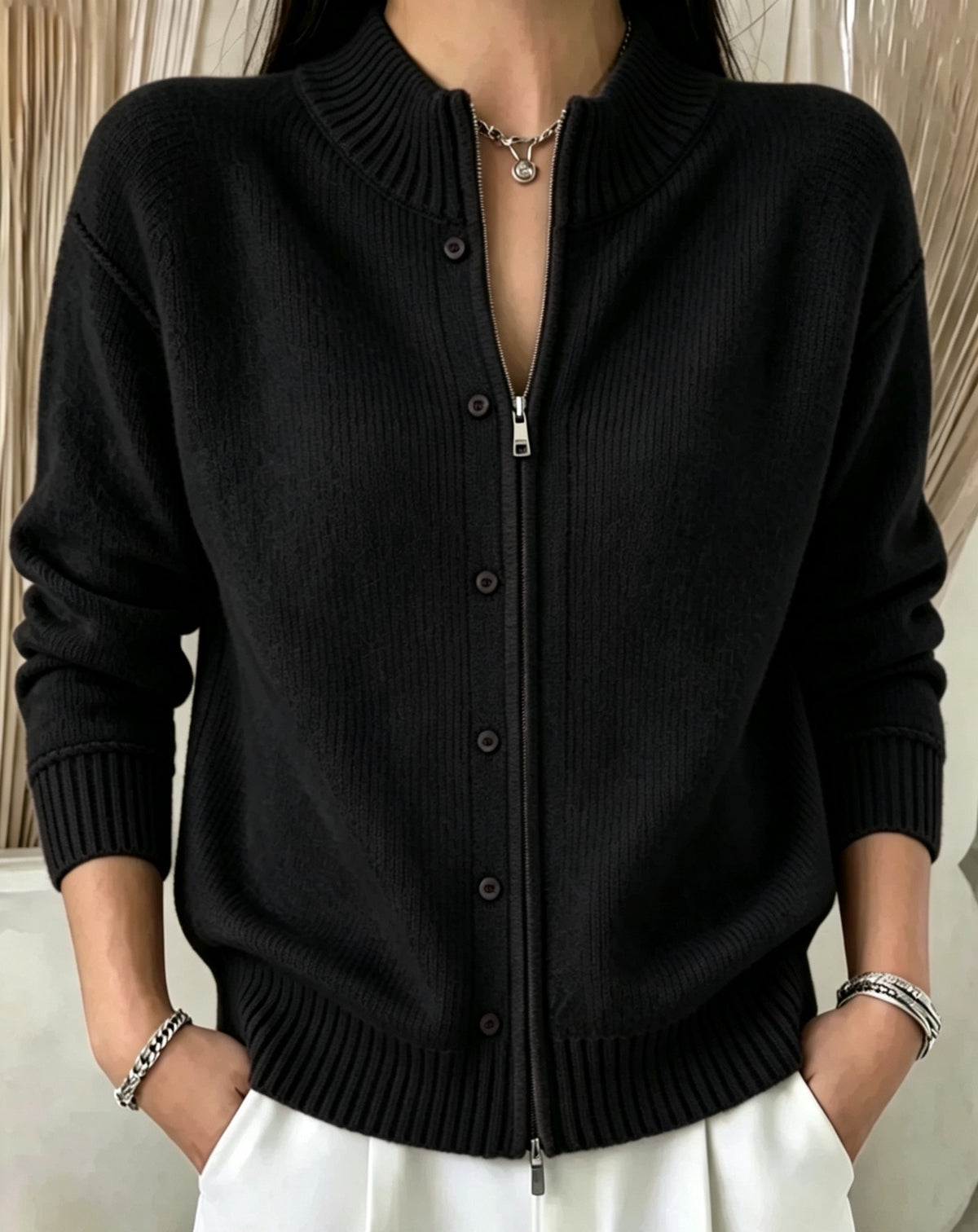 Women's zip-up crew-neck sweater - Soft and practical
