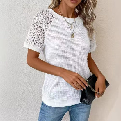 Top til kvinder med blondedetaljer – Let og feminin