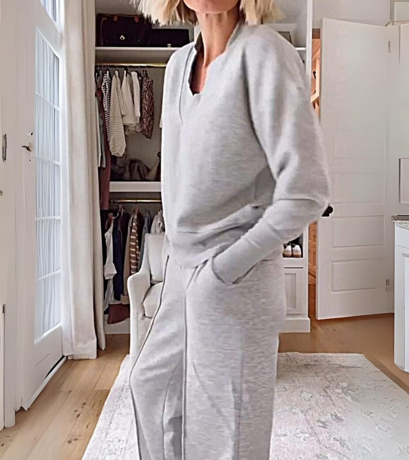 Ensemble Lounge Moderne Deux Pièces Femme – Haut Col V Manches Longues et Pantalon Large