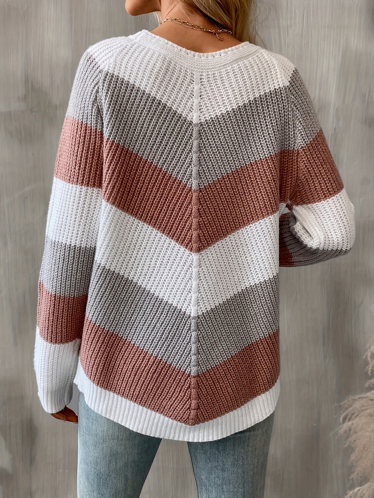 Women's chevron color-block sweater – Modern and comfortable