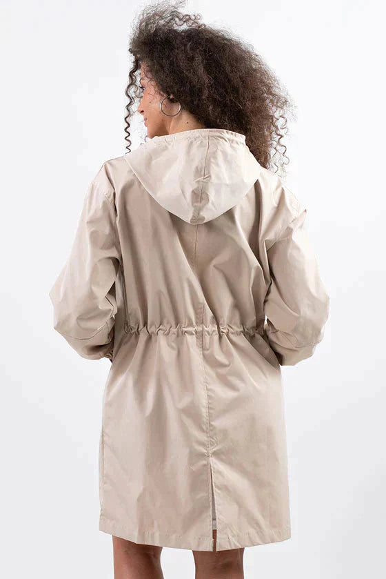 Veste Imperméable à Capuche Oversize pour Femme | Parfaite pour les Activités en Plein Air