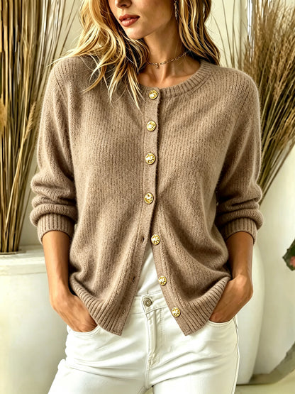 Cardigan femme boutonné en maille – Doux et polyvalent