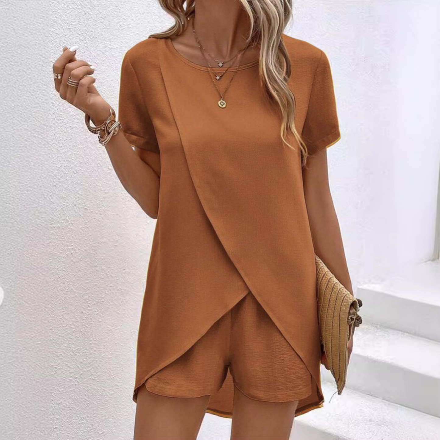 Ensemble Co-Ord Estival Élégant Femme – Haut à Ourlet Asymétrique et Short