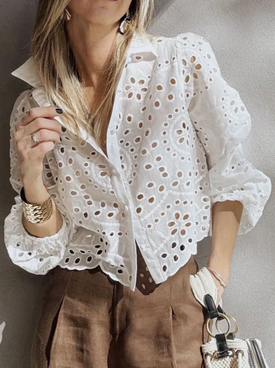 Chemisier femme court brode ajoure - Leger et elegant