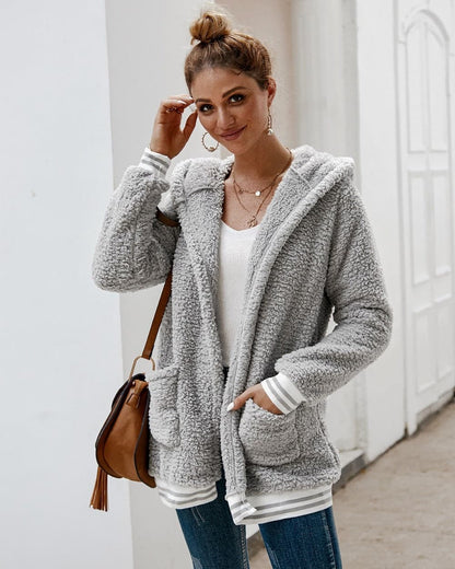 Veste Longue en Fourrure Tendance Femme pour l’Hiver – Élégante et Confortable