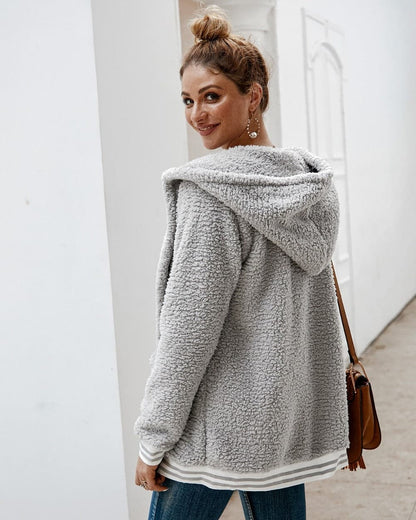 Veste Longue en Fourrure Tendance Femme pour l’Hiver – Élégante et Confortable