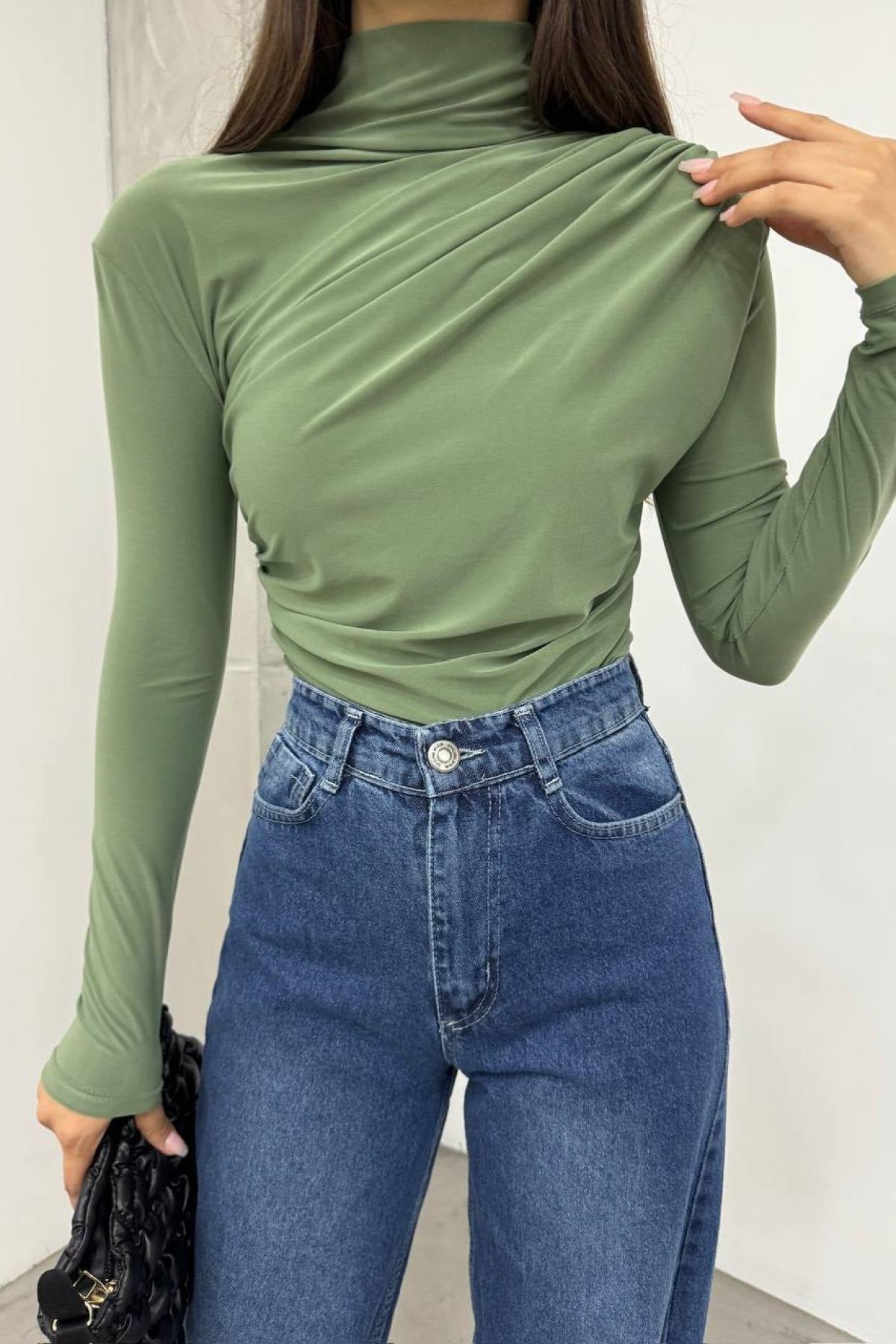 Women's long-sleeved base layer top - Simple and soft