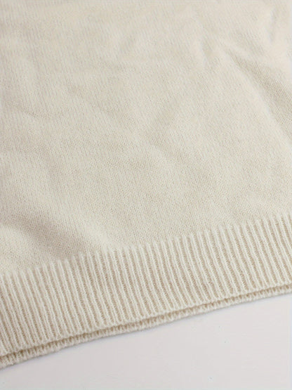 Women's ribbed sweater with striped cuffs - Modern and comfortable