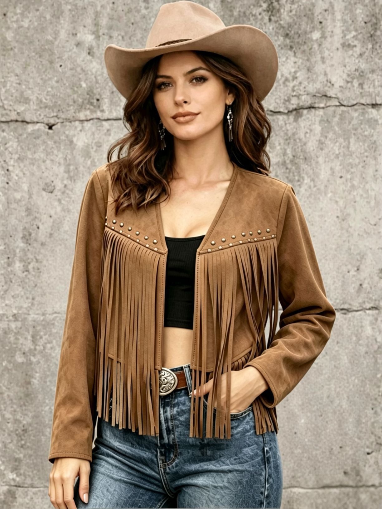 Cardigan lungo da donna con dettagli borchiati: trendy e confortevole