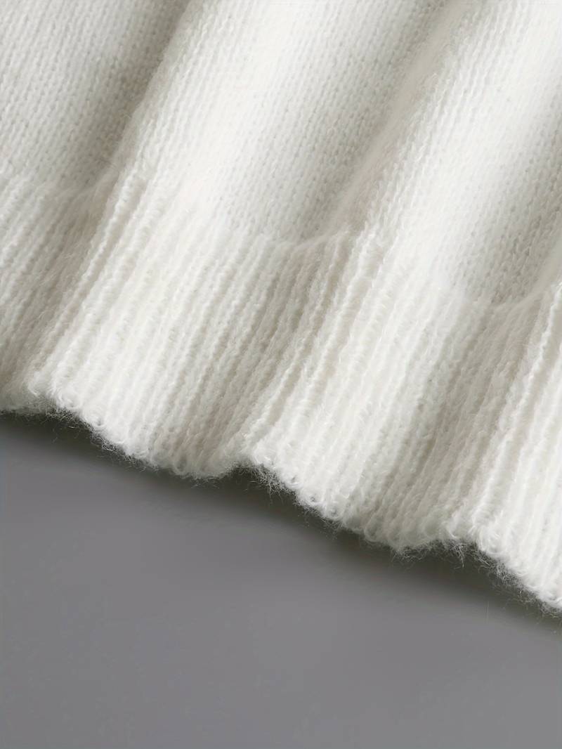 Pull blanc élégant à col en V pour femme – Détails à volants