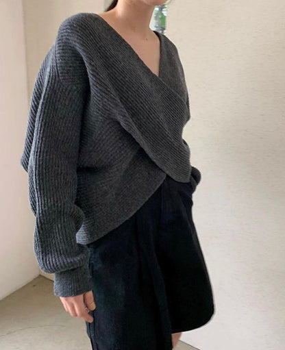 Women's cross-knit sweater - Elegant and comfortable