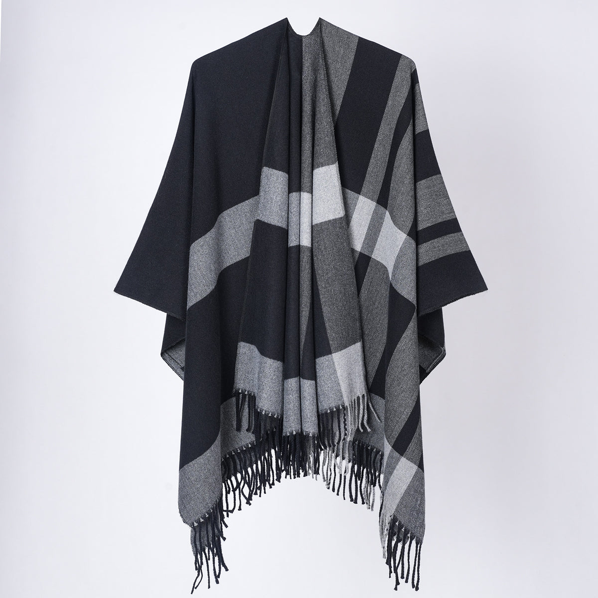 Women’s fringed blanket scarf - Classic and enveloping
