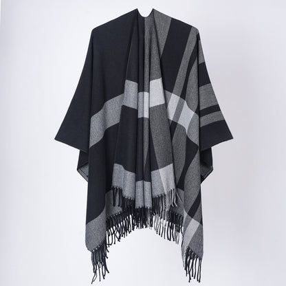 Women’s fringed blanket scarf - Classic and enveloping
