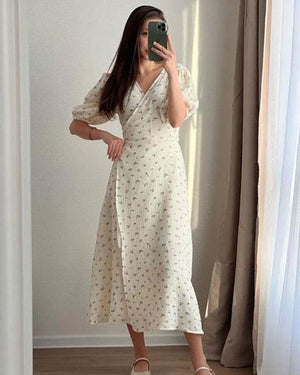Robe longue fleurie femme – Col V et lien à nouer sur le devant