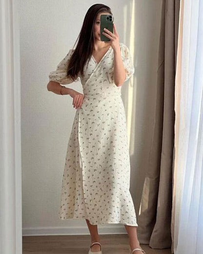 Robe longue fleurie femme – Col V et lien à nouer sur le devant