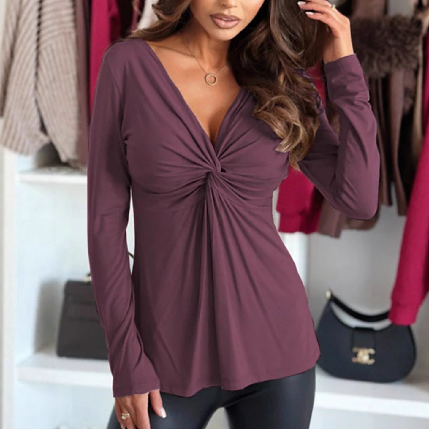 Solid-colored long-sleeved V-neck pleated top for women – Fluid and elegant