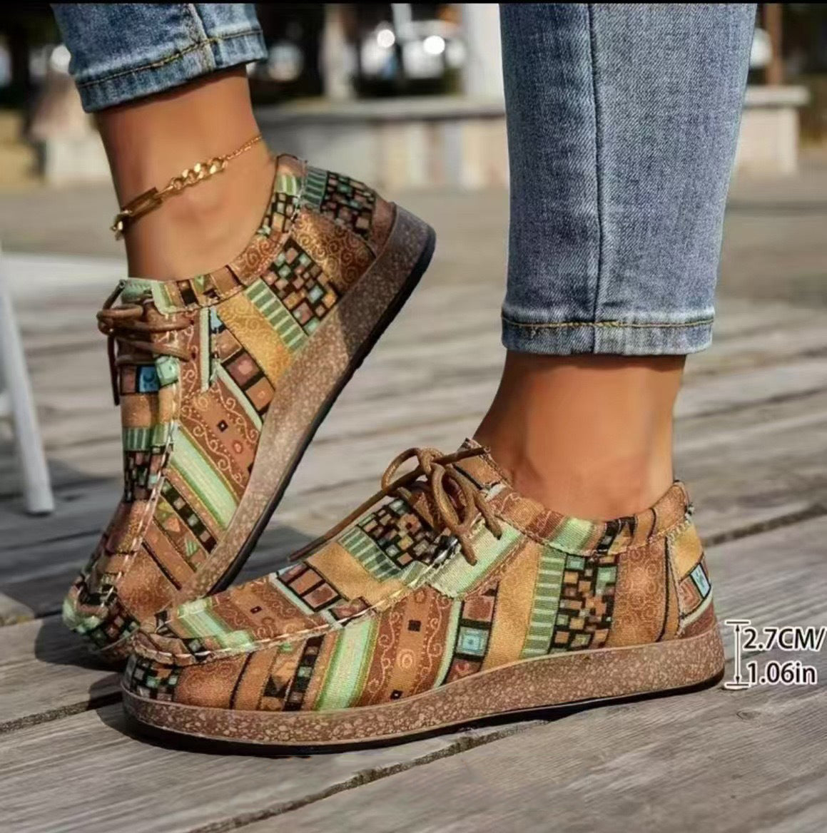 Casual Sneakers with Lively Patchwork – Elegant Footwear for Every Day