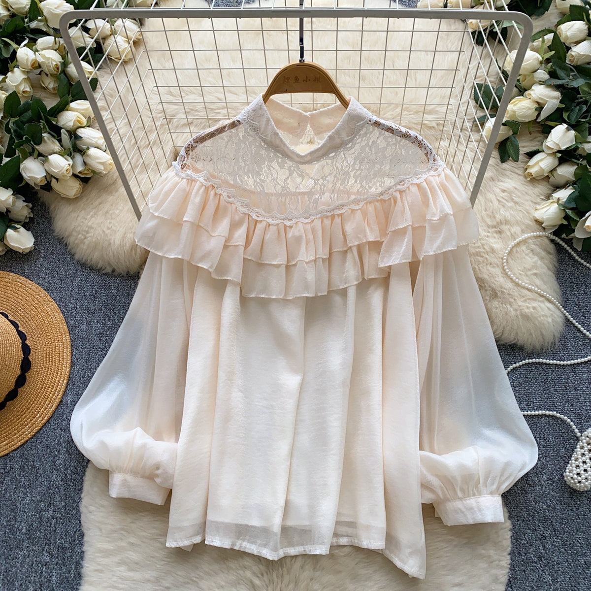 Blusa de mujer con hombros descubiertos de encaje - Romántica y femenina