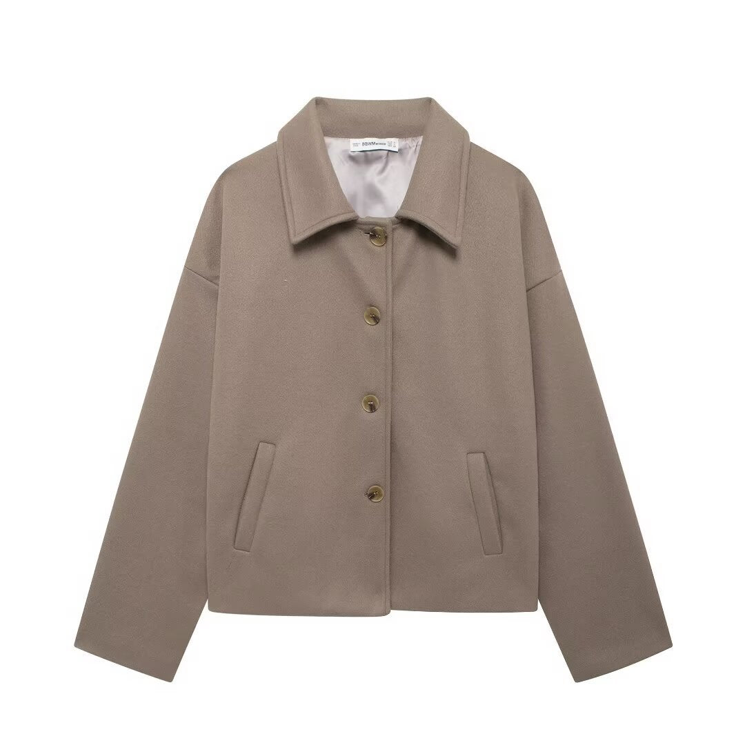 Women's short notched-collar coat - Chic and soft