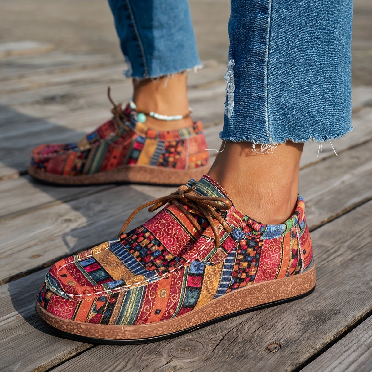 Casual Sneakers with Lively Patchwork – Elegant Footwear for Every Day
