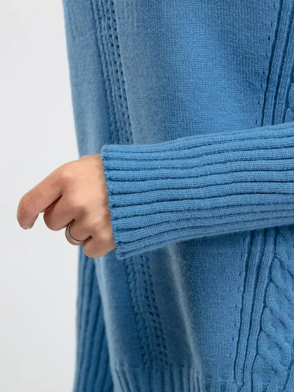 Sæt til kvinder med rullekravesweater og løse bukser - Chikt og behageligt