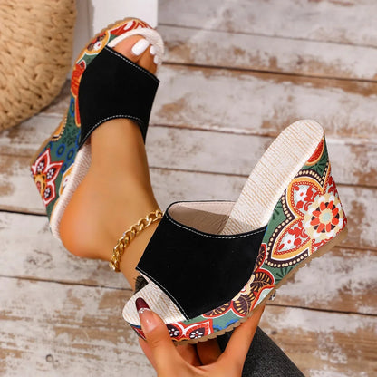 Sandales compensées en velours pour femme – Un style estival élégant et confortable, idéal pour les soirées