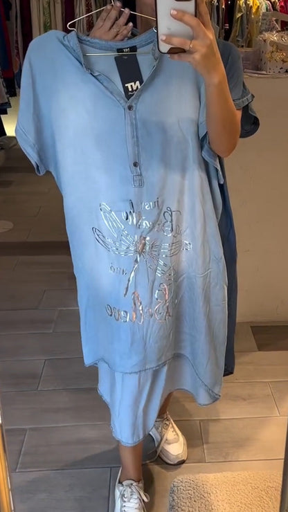 Robe en jean décontractée pour femme avec col en V et boutons, idéale pour un style quotidien