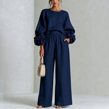 Women's outfit with floral-cuff top and wide-leg trousers – Casual chic