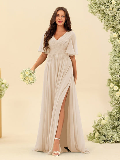 Robe Longue en Chiffon Élégante – Silhouette Fluide A-Line avec Fente Latérale et Volants