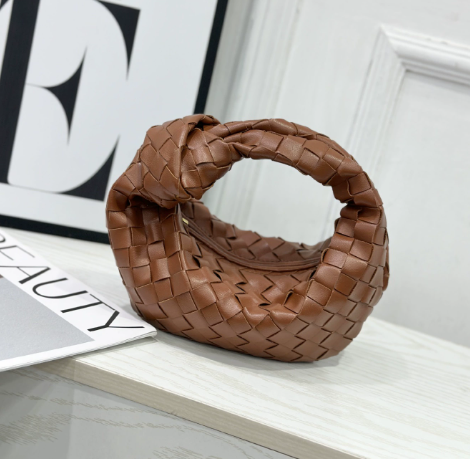 Mini sac à main tressé femme – Style tendance avec poignée nouée