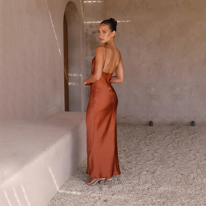 Robe Maxi Luxueuse en Satin pour Femme – Robe Élégante à Col Drape et Bretelles Fines